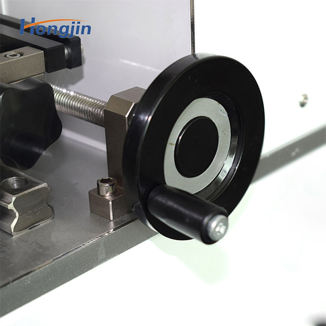 Máy tạo mẫu notch nhựa