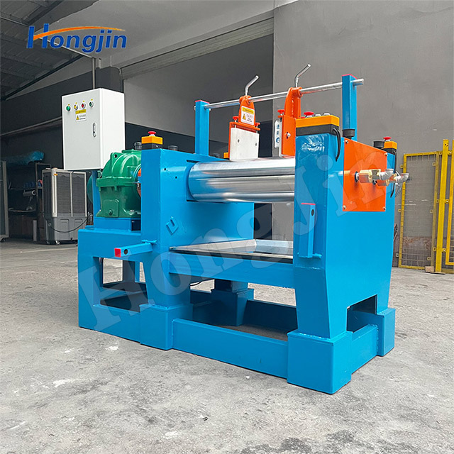 Máy luyện hai trục hở cao su